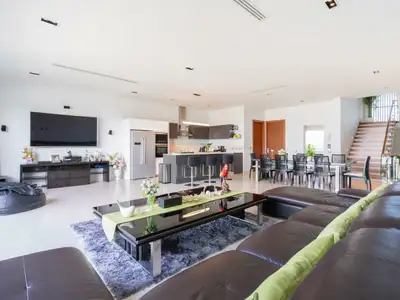 Seaview 5 bedrooms villa with private pool for rent in Rawai