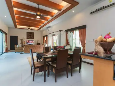 2 bedrooms villa for rent in Choeng Thale