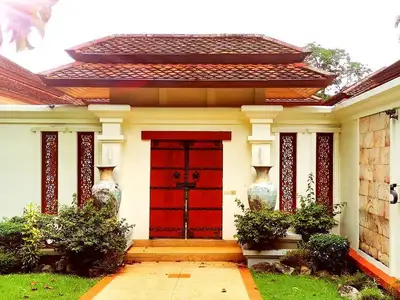 Large garden 5 bedrooms villa for rent in Thalang