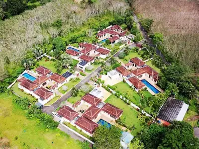 Large garden 5 bedrooms villa for rent in Thalang