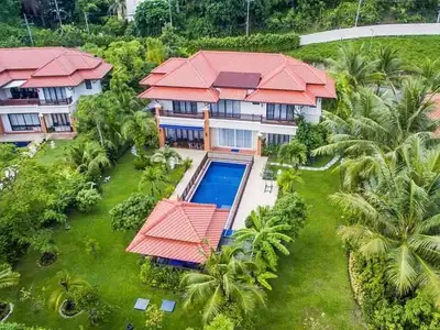 Laguna 5 bedrooms with Large garden for rent in Choeng Thale
