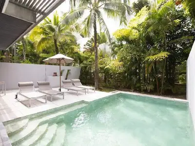 Luxuries 3 bedrooms penthouse with private pool for rent in Bang Tao