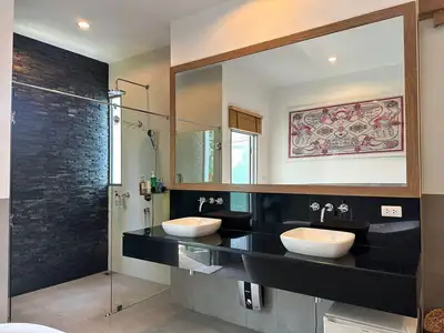 Spacious 3 bedroom with private pool for rent in Layan Beach