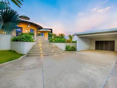 4-Bedroom Villa with Mountain Views in Ban Tha Maphrao, Phuket