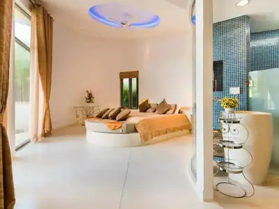 4-Bedroom Villa with Mountain Views in Ban Tha Maphrao, Phuket