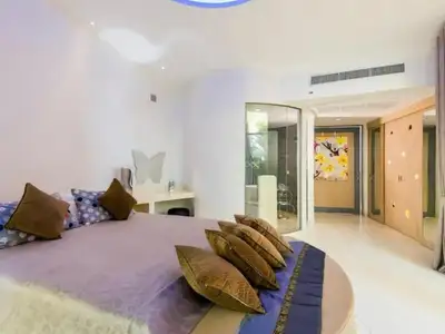 4-Bedroom Villa with Mountain Views in Ban Tha Maphrao, Phuket
