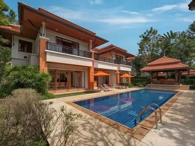 Luxurious 4-bedroom pool 200 villa for rent with a stunning lake view in the Bang Tao area
