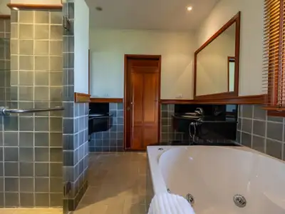 Angsana Laguna Villa – 4 bedrooms pool villa with big garden for rent near Bangtao Beach