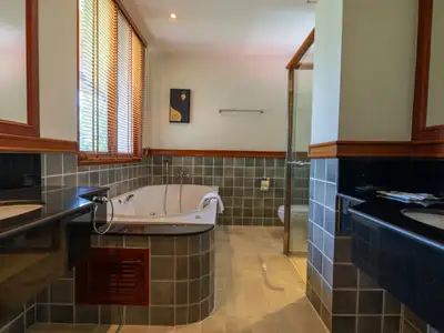 Angsana Laguna Villa – 4 bedrooms pool villa with big garden for rent near Bangtao Beach