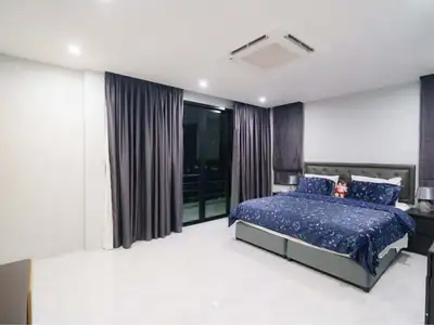 Luxurious 6-Bedroom Pool Villa for Rent in Bang Tao