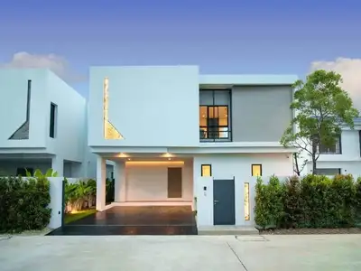Exquisite 4-Bedroom Villa Near IKEA Phuket with Modern Amenities