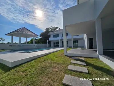 Luxurious 4-Bedroom Villa with Pool and Jacuzzi in Rawai | SD13032550