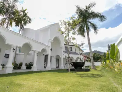 Luxurious 5-Bedroom Villa For Sale | SC16072551