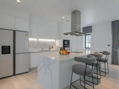 Luxurious 5-Bedroom Villa For Sale | SC16072551
