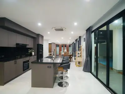 6-Bedroom Pool Villa for Sale in Surin Bangtao Phuket | SD14102501