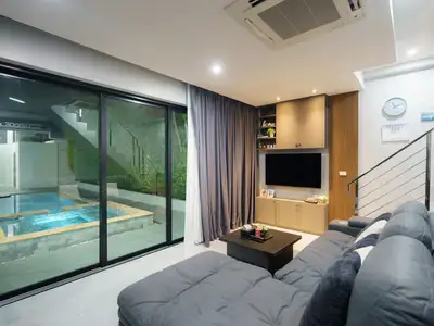 6-Bedroom Pool Villa for Sale in Surin Bangtao Phuket | SD14102501