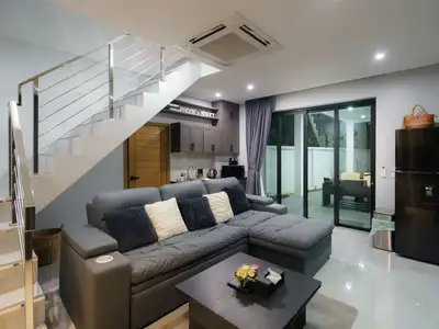6-Bedroom Pool Villa for Sale in Surin Bangtao Phuket | SD14102501